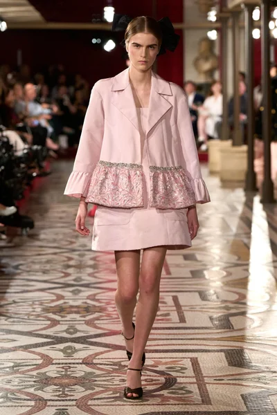 Look 32